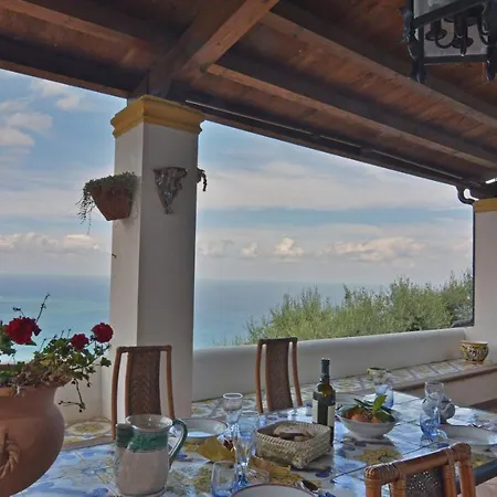 Il Basto 8, Emma Villa Cefalu