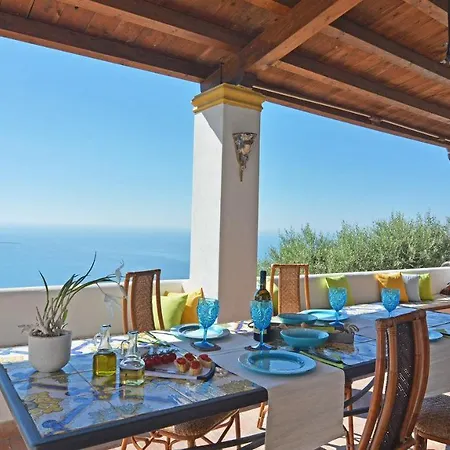 Villa Il Basto 8, Emma Cefalu